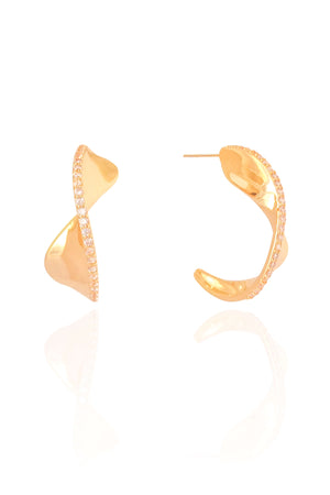 Brinco Argola Torcida Cravejada Cristal 2.8 cm Banhado a Ouro 18K