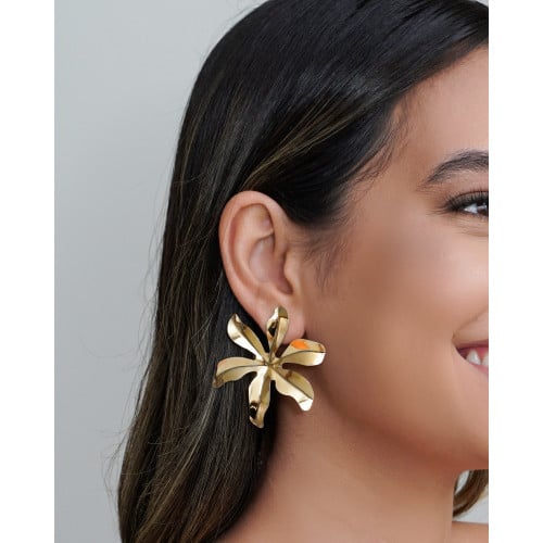 Brinco Flor Lisa Banhado a Ouro 18K