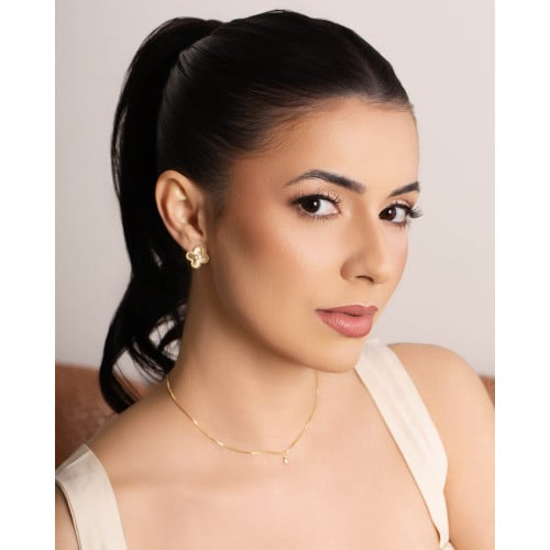 Brinco Flor Riscada com Ponto de Luz Cristal Banhado a Ouro 18K