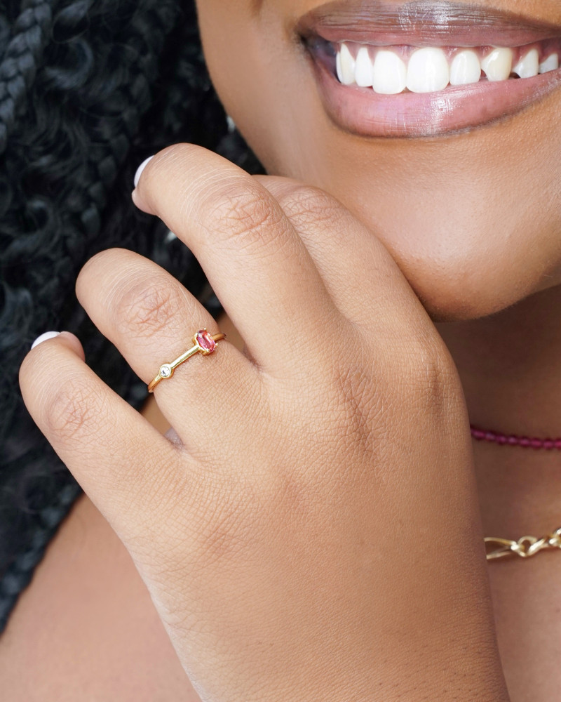 Anel Oval Rubi com Ponto de Luz Cristal Tamanho 21 Banhado a Ouro 18K