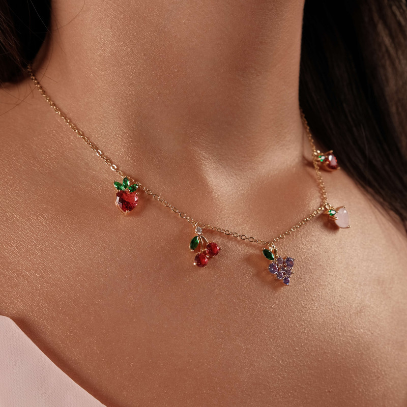 Gargantilha Frutas Pingentes Morango Cereja Uva Pêssego Maça Banhado a Ouro 18K