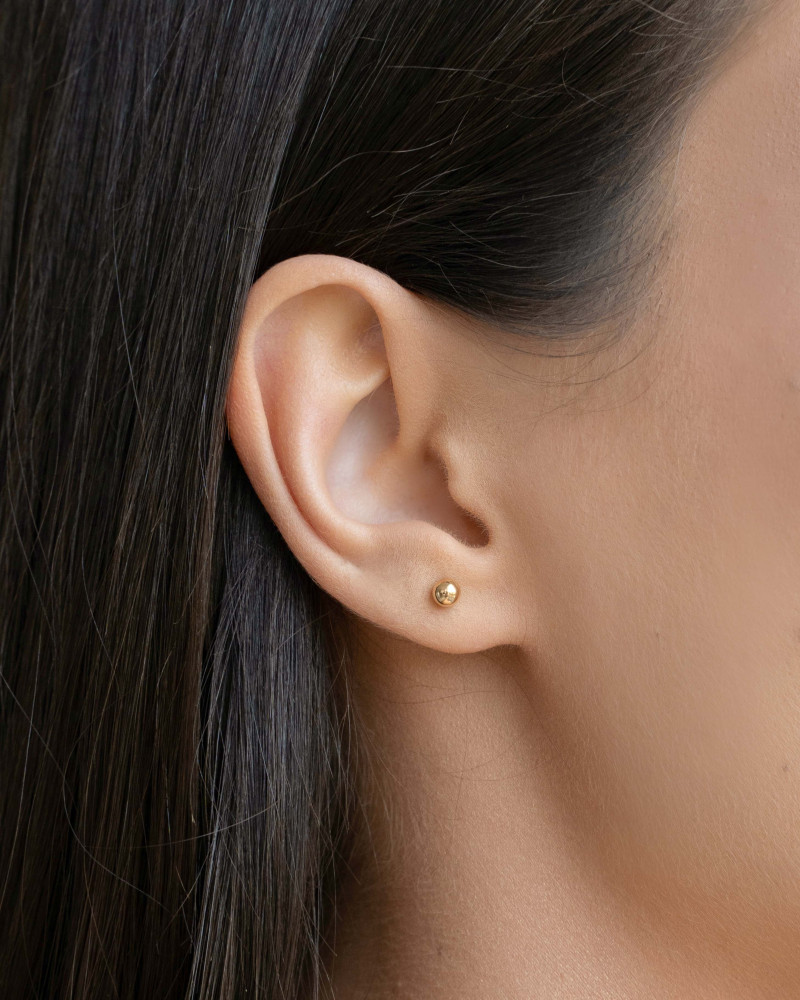 Brinco Bolinha Lisa Banhado a Ouro 18K