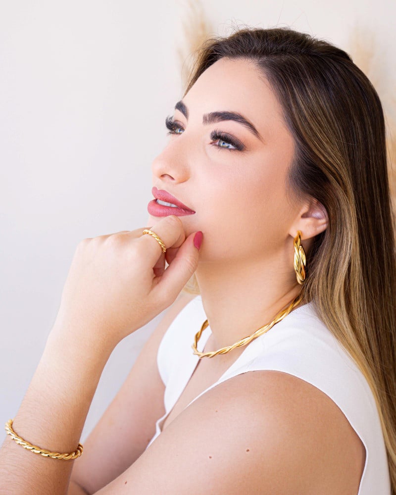 Anel Ajustável Torcido Tamanho P Banhado a Ouro 18K