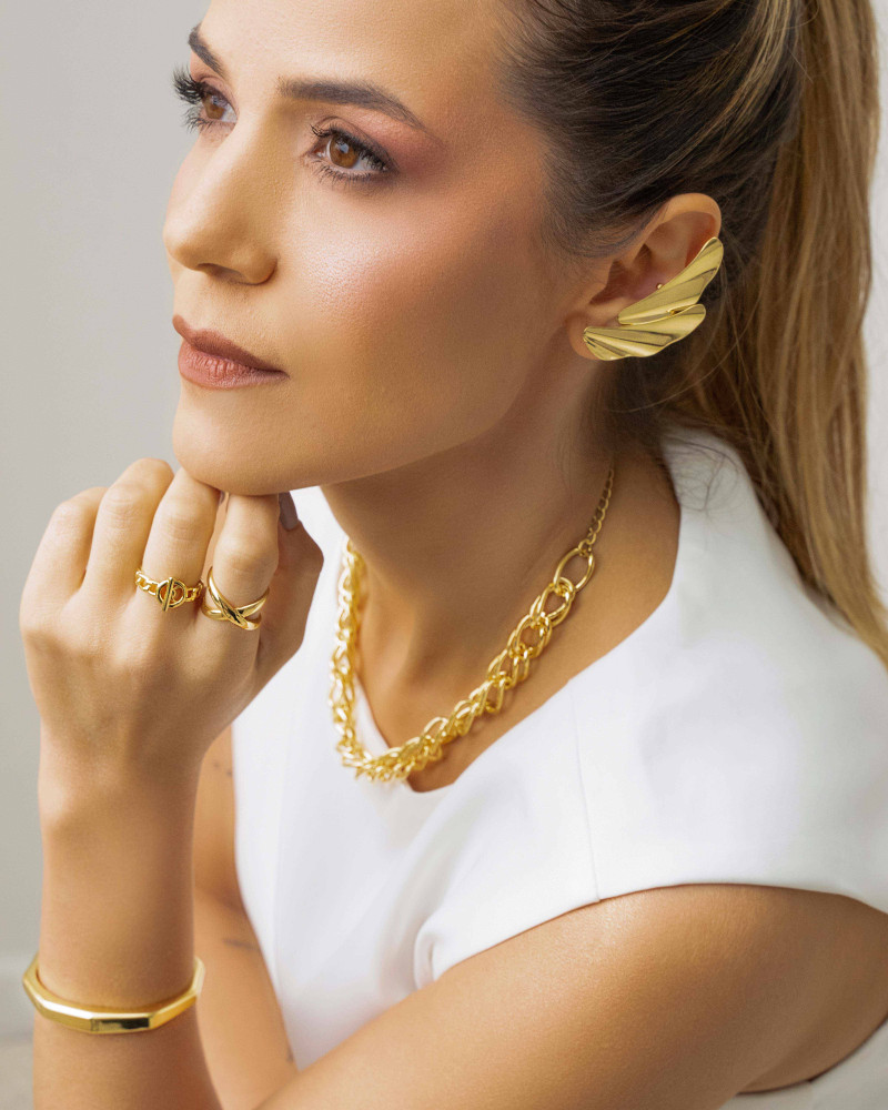 Ear Cuff Asa Lisa Banhado a Ouro 18K