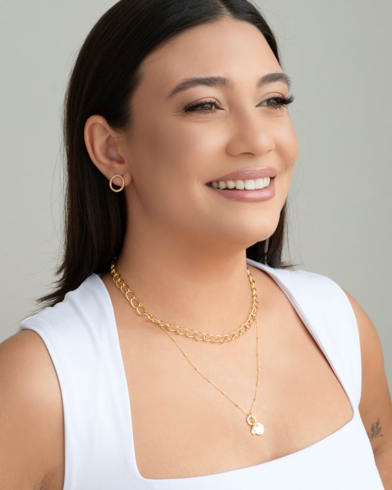 Gargantilha Detalhes Pingente Redondo Ponto de Luz Banhado a Ouro 18K