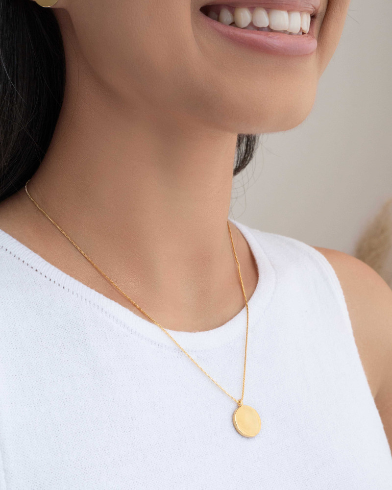 Gargantilha Veneziana com Pingente Redondo Liso Banhado a Ouro 18K