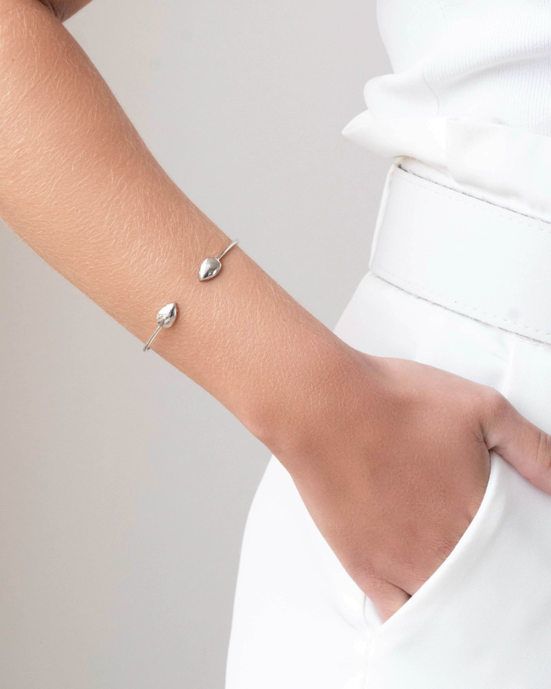 Bracelete Fio Detalhe Gota Lisa Ródio Branco