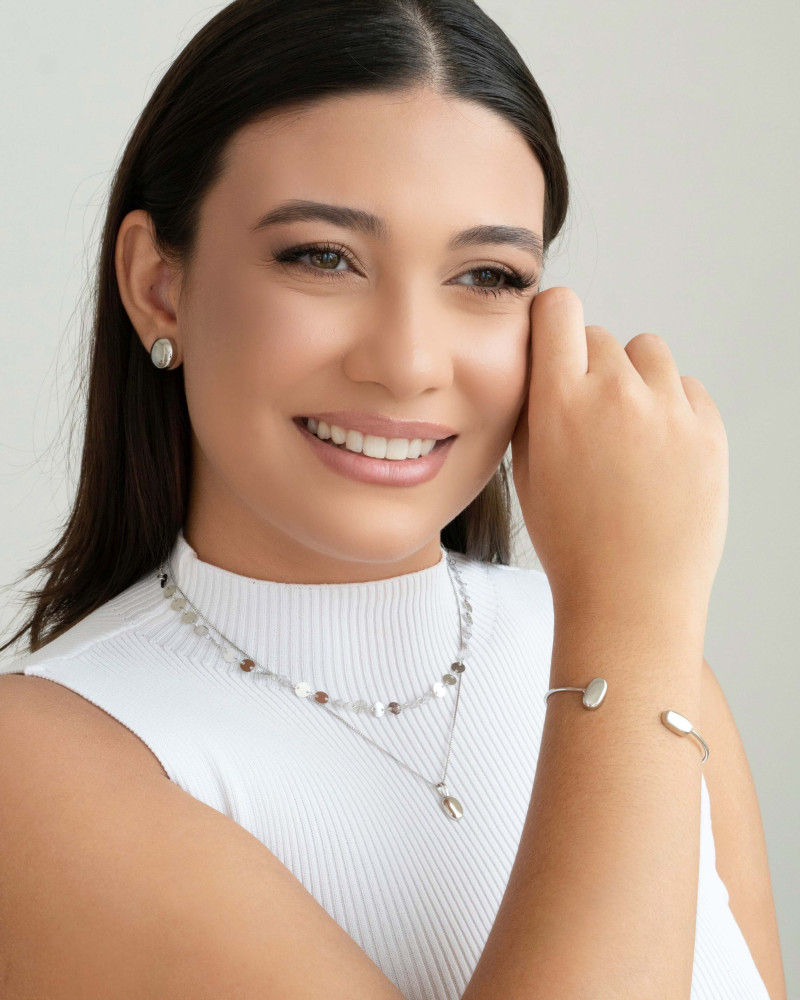 Gargantilha Veneziana Oval Liso Ródio Branco