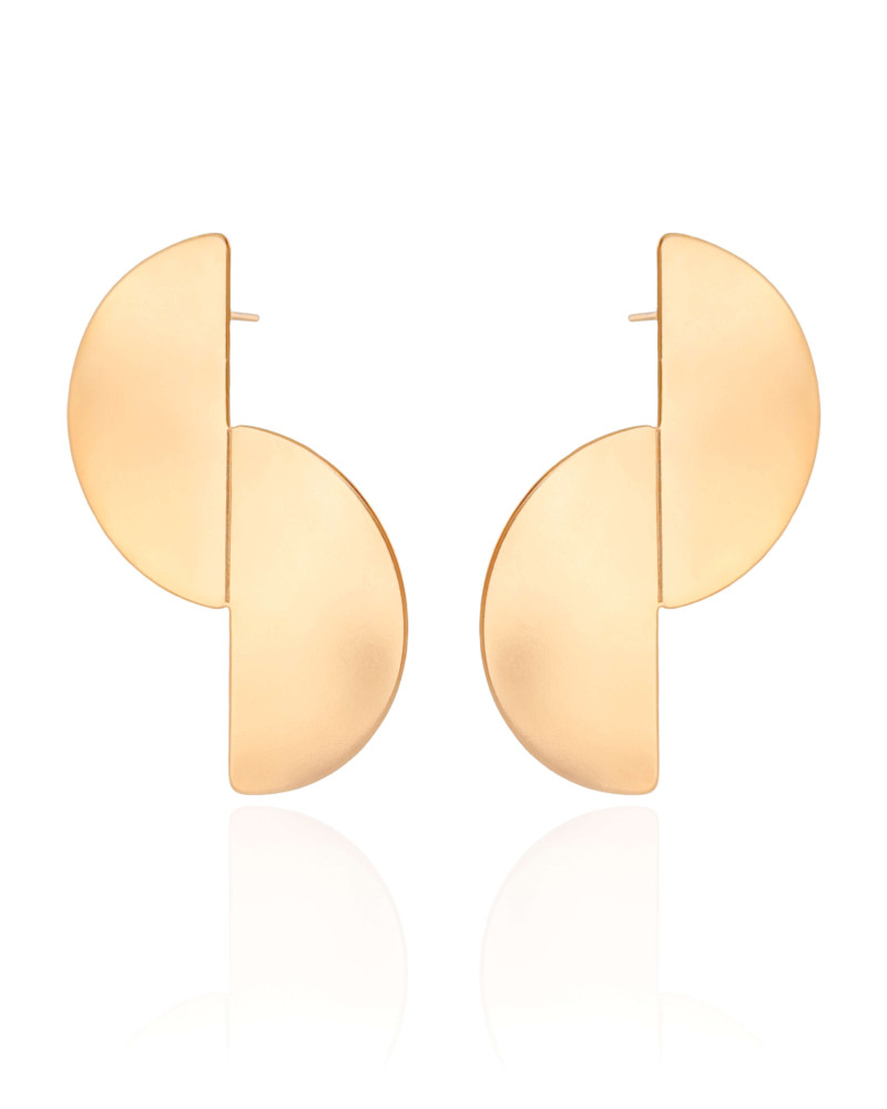 Brinco Meia Lua Liso Banhado a Ouro 18K