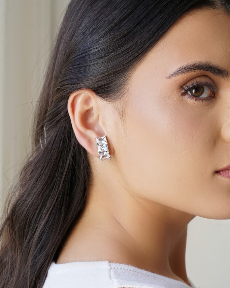 Ear Hook Retângulos Cravejado Cristal Ródio Branco