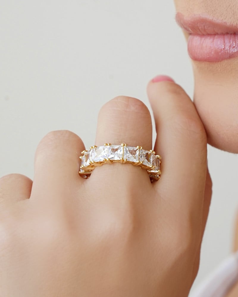 Anel Carré Cravejado Cristal Tamanho 23 Banhado a Ouro 18K