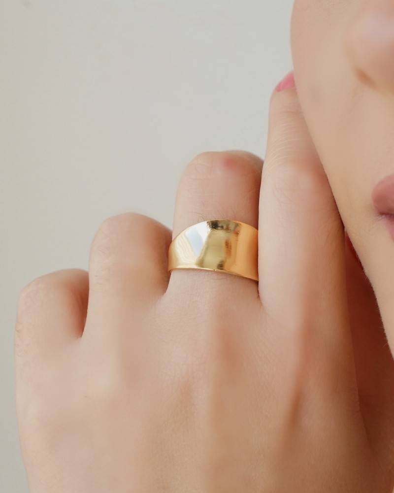 Anel Côncavo Liso Tamanho 12 Banhado a Ouro 18K