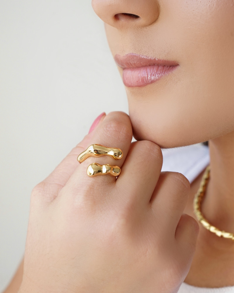 Anel Ajustável Orgânico Liso Tamanho M Banhado a Ouro 18K