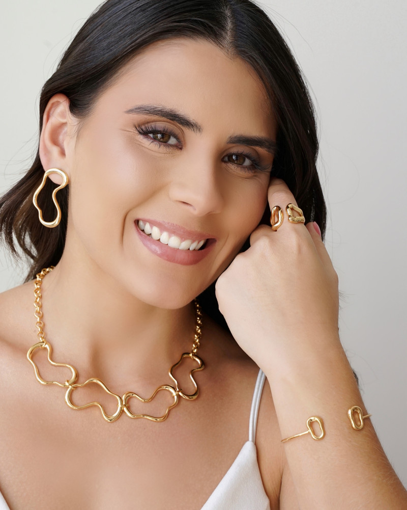 Gargantilha Elos Portugueses Orgânico Vazado Banhado a Ouro 18K