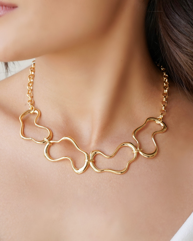 Gargantilha Elos Portugueses Orgânico Vazado Banhado a Ouro 18K