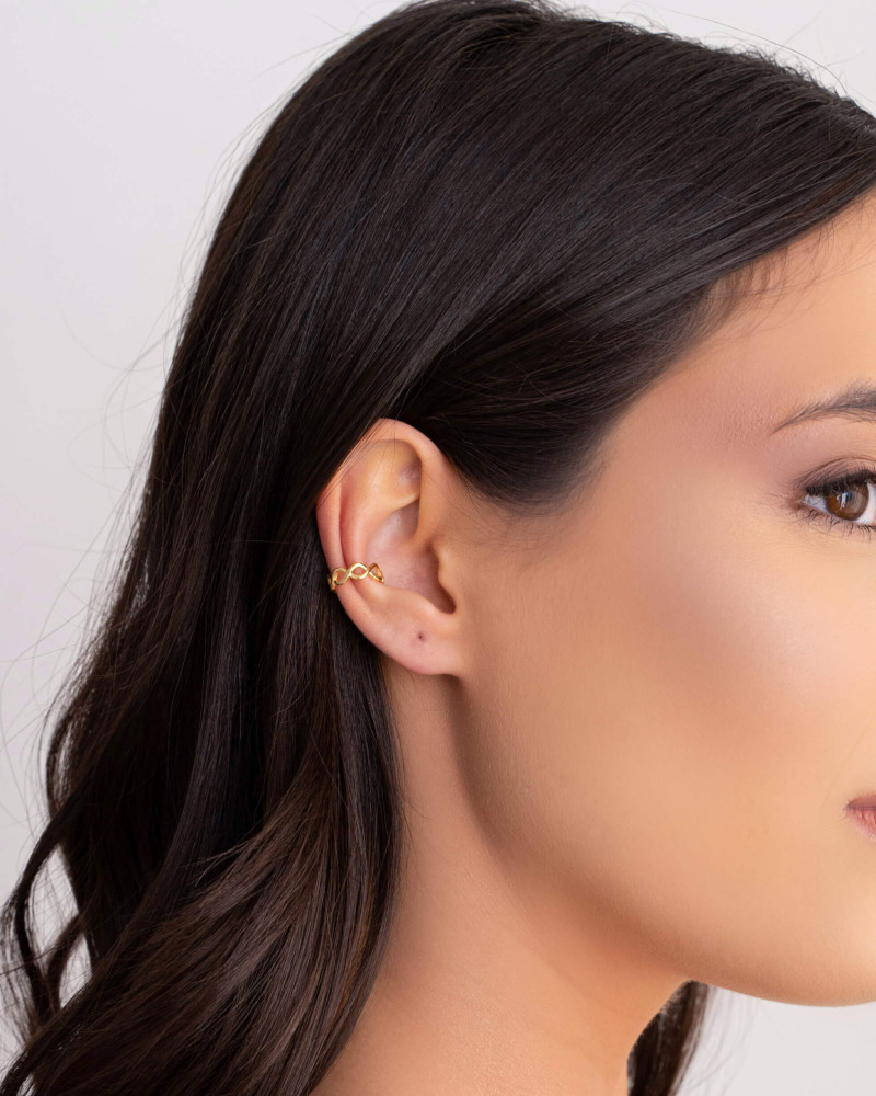 Piercing Entrelaçado Vazado Banhado a Ouro 18K