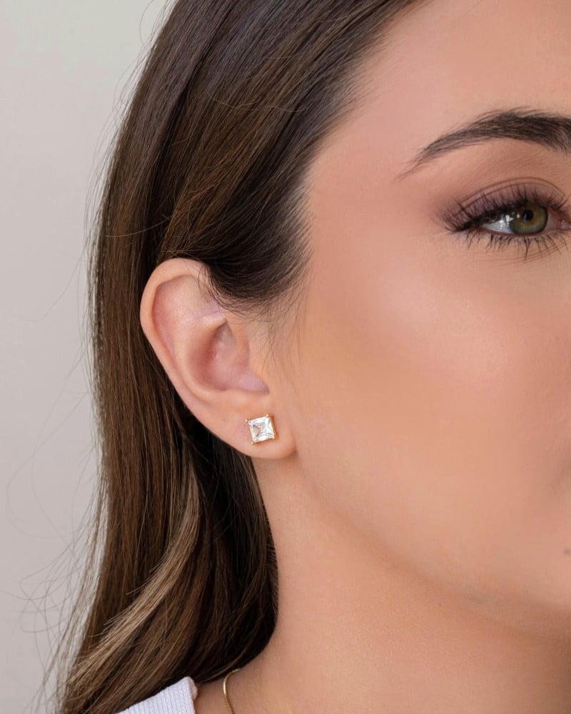 Brinco Ponto de Luz Quadrado Zircônia 6 mm Banhado a Ouro 18K