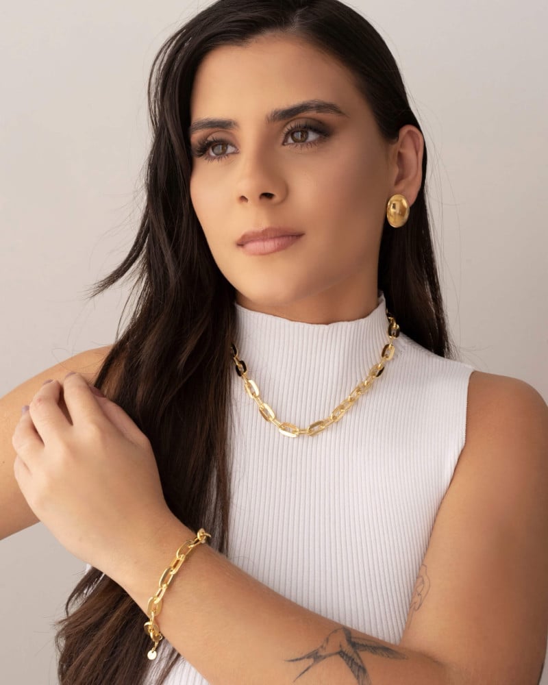 Brinco Oval Liso 2.3 cm Banhado a Ouro 18K