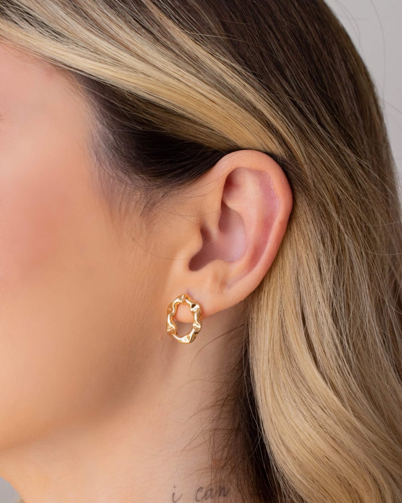Brinco Oval Vazado Martelado 1.7 cm Banhado a Ouro 18K