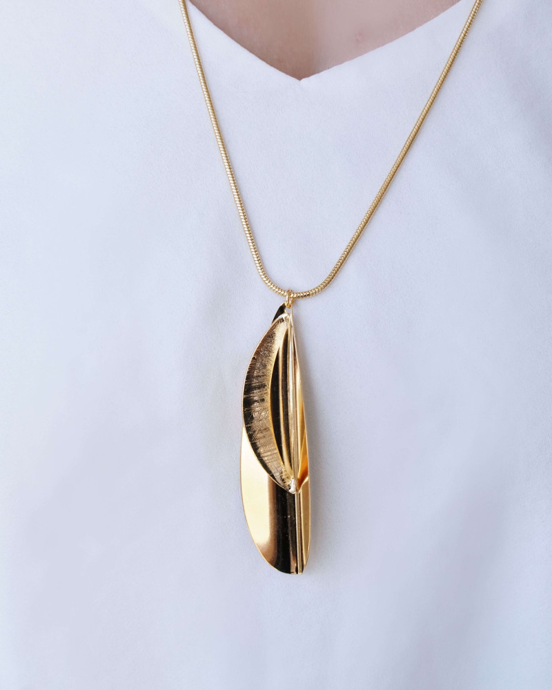 Gargantilha Longa Rabo de Rato Pingente Folha Banhado a Ouro 18K - 65 cm