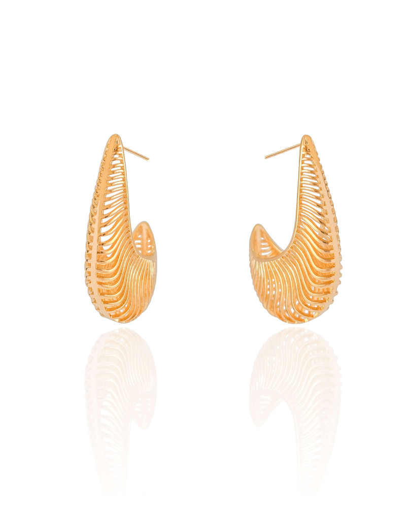 Brinco Meia Argola Gota Vazada 3.1 cm Banhado a Ouro 18K
