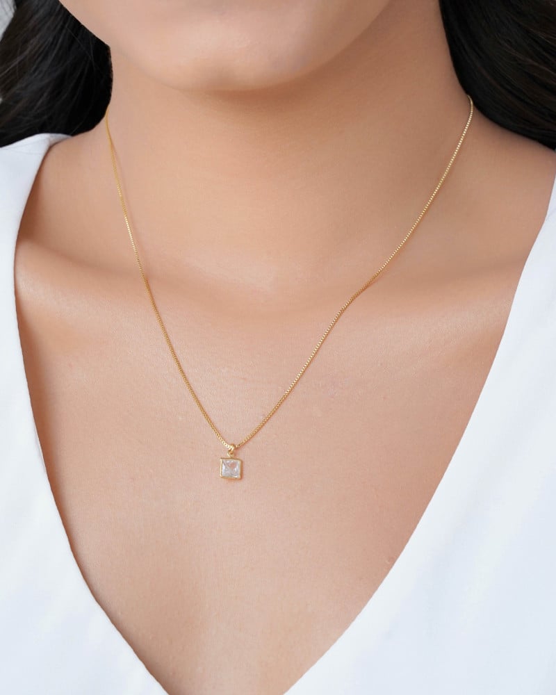 Gargantilha Veneziana Quadrado Cristal Banhado a Ouro 18K - 45 cm