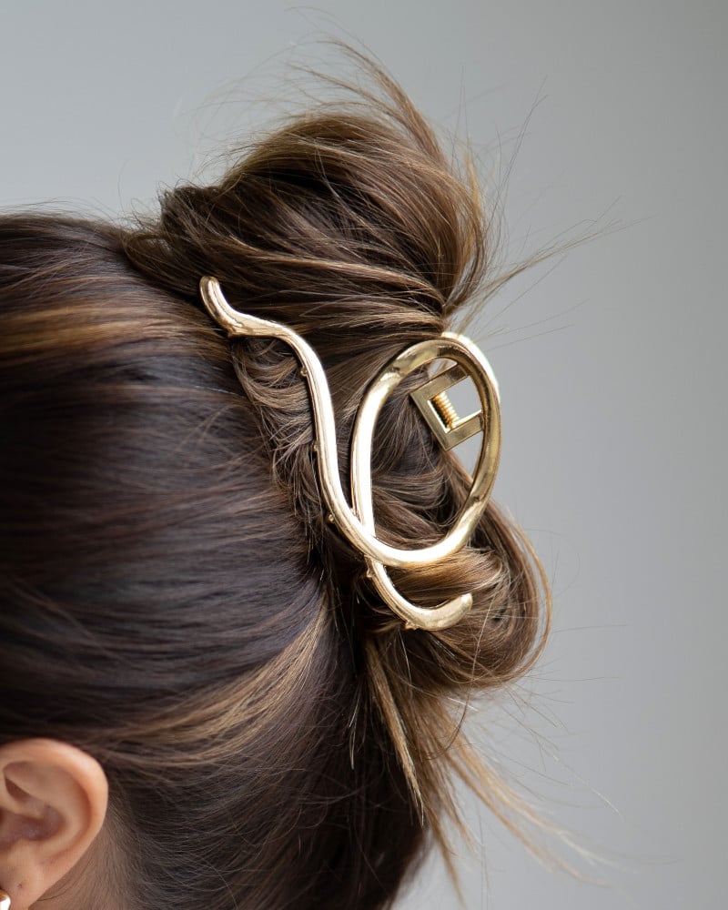 Presilha Laço Onda Banho Dourado