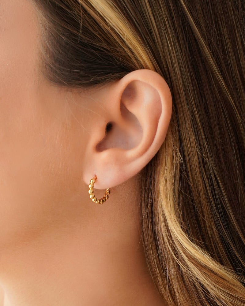 Brinco Argola Click Bolinhas 1.3 cm Banhado a Ouro 18K