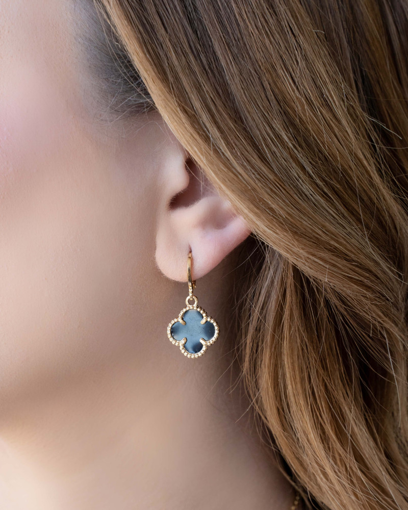 Brinco Argola Click Trevo Preto 3.2 cm Banhado a Ouro 18K