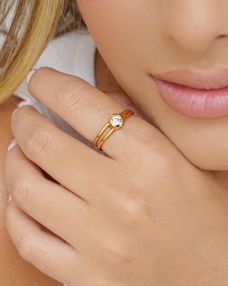 Anel Vazado Ponto de Luz Cristal Tamanho 22 Banhado a Ouro 18K