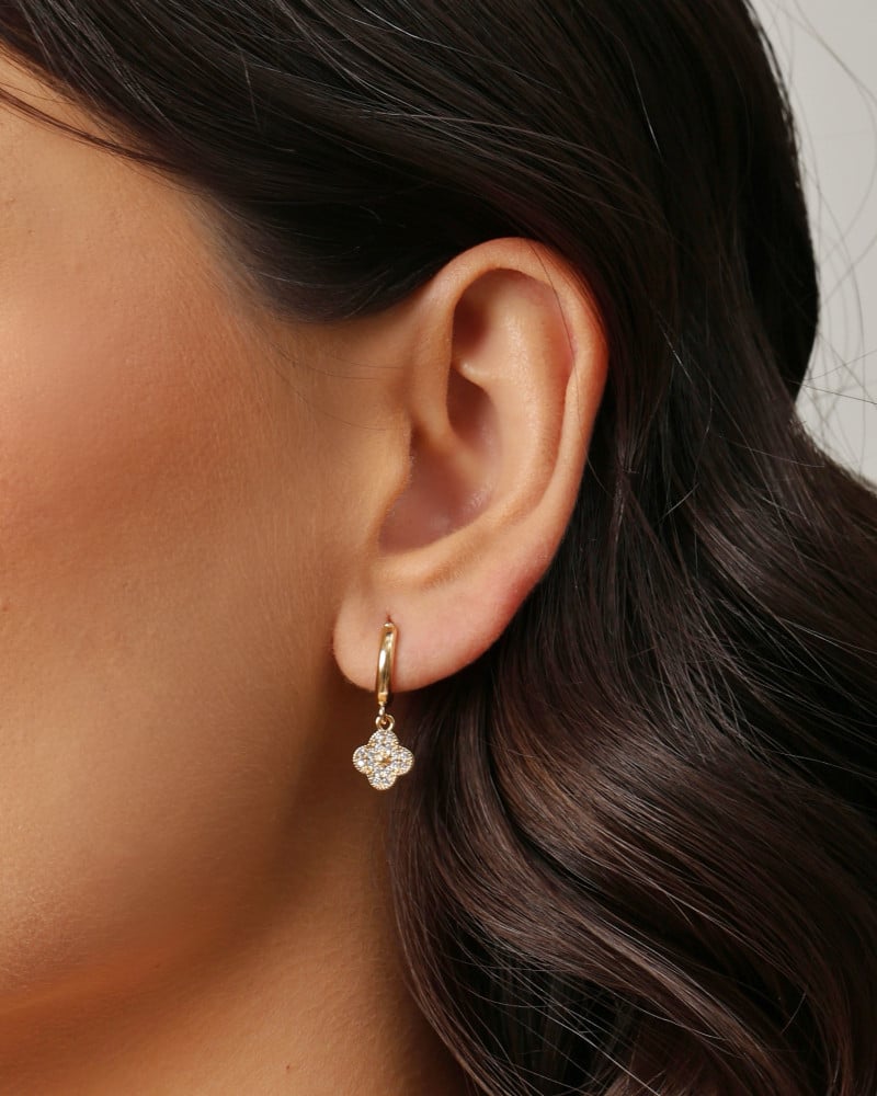 Brinco Argola Click Flor Cravejada Cristal 2.2 cm Banhado a Ouro 18K