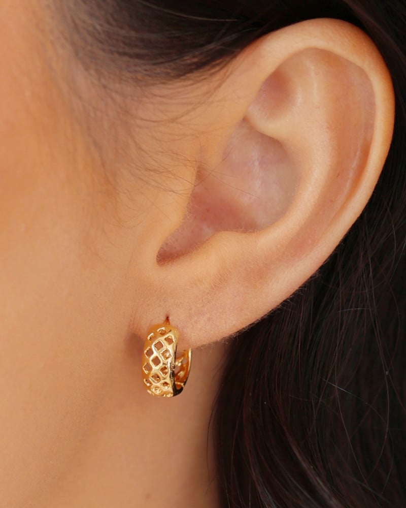 Brinco Argola Click Tela 1.3 cm Banhado a Ouro 18K