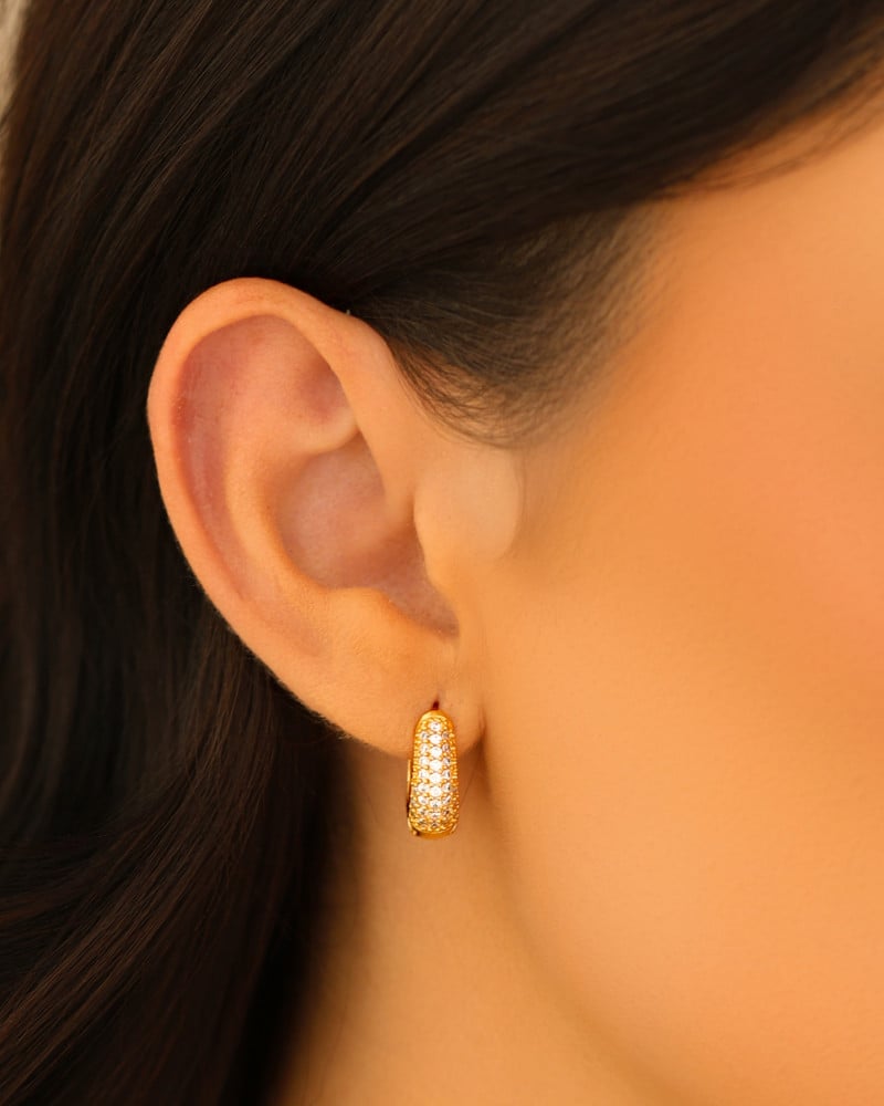 Brinco Argola Click em U Cravejada Cristal 1.6 cm Banhado a Ouro 18K