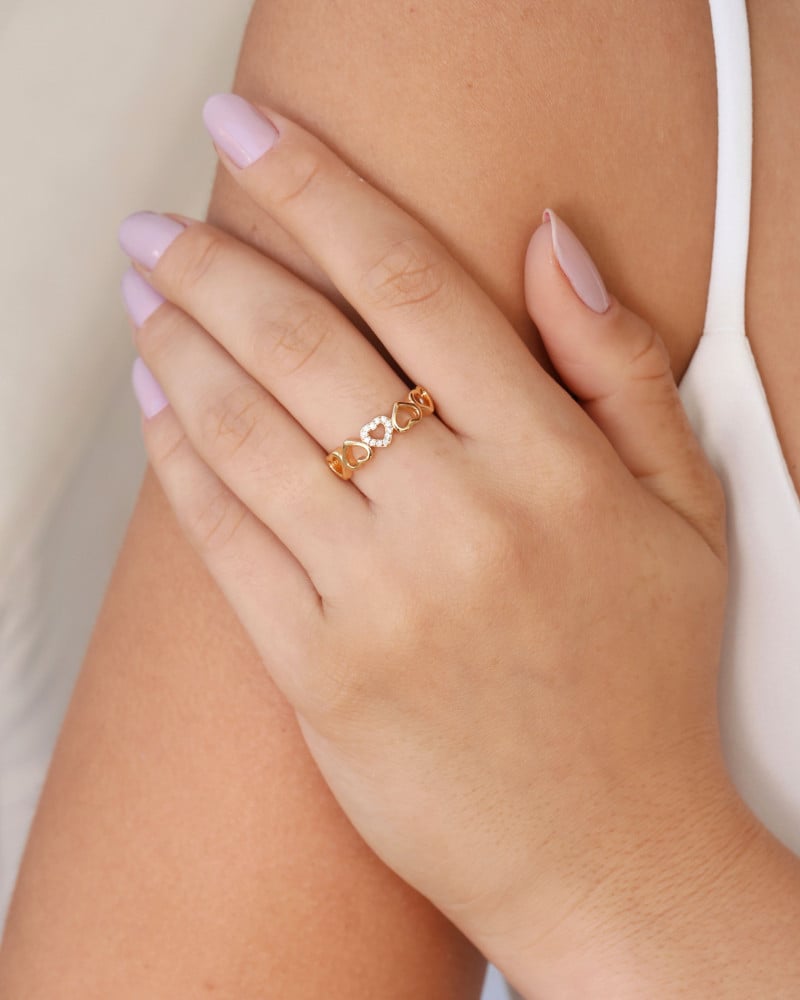 Anel Corações Vazados Cravejado Cristal Tamanho 19 Banhado a Ouro 18K