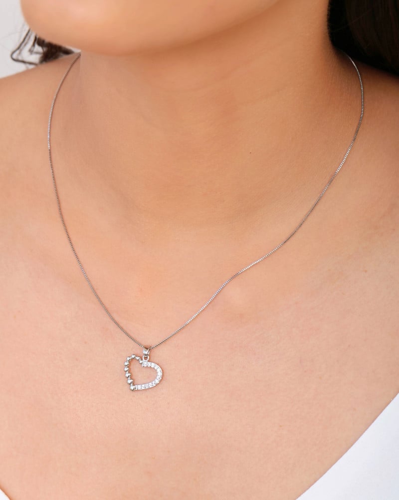 Conjunto Coração Bolinhas Cravejado Cristal Ródio Branco