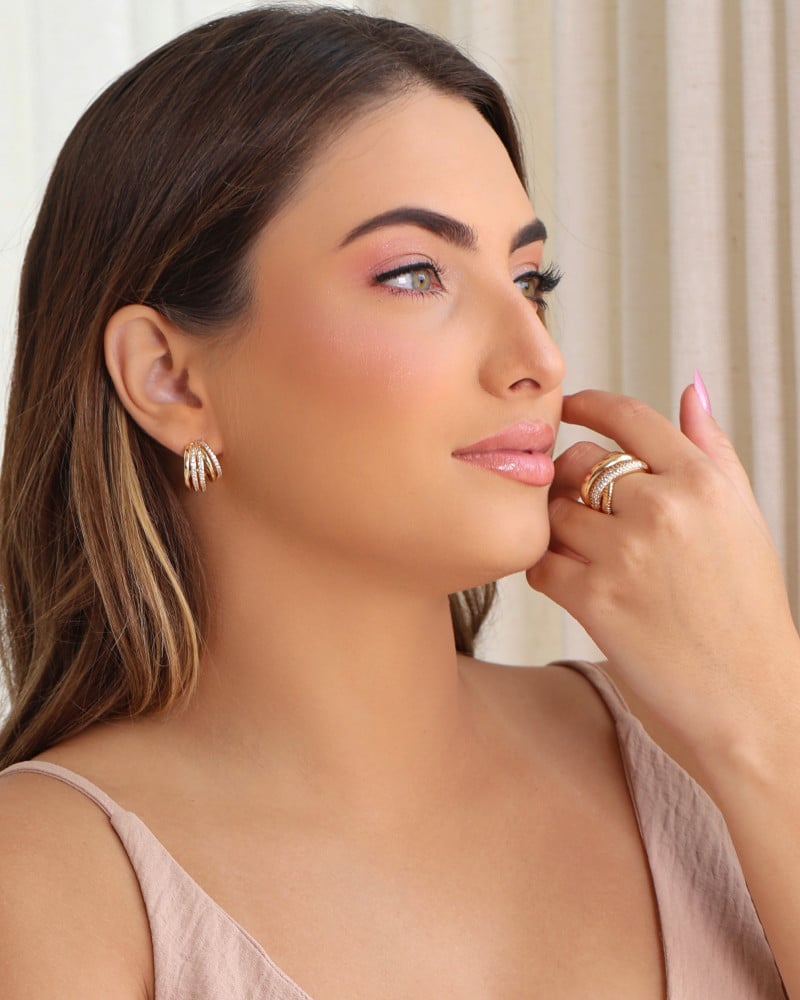 Anel Entrelaçado Detalhes Cravejado Cristal Tamanho 23 Banhado a Ouro 18K