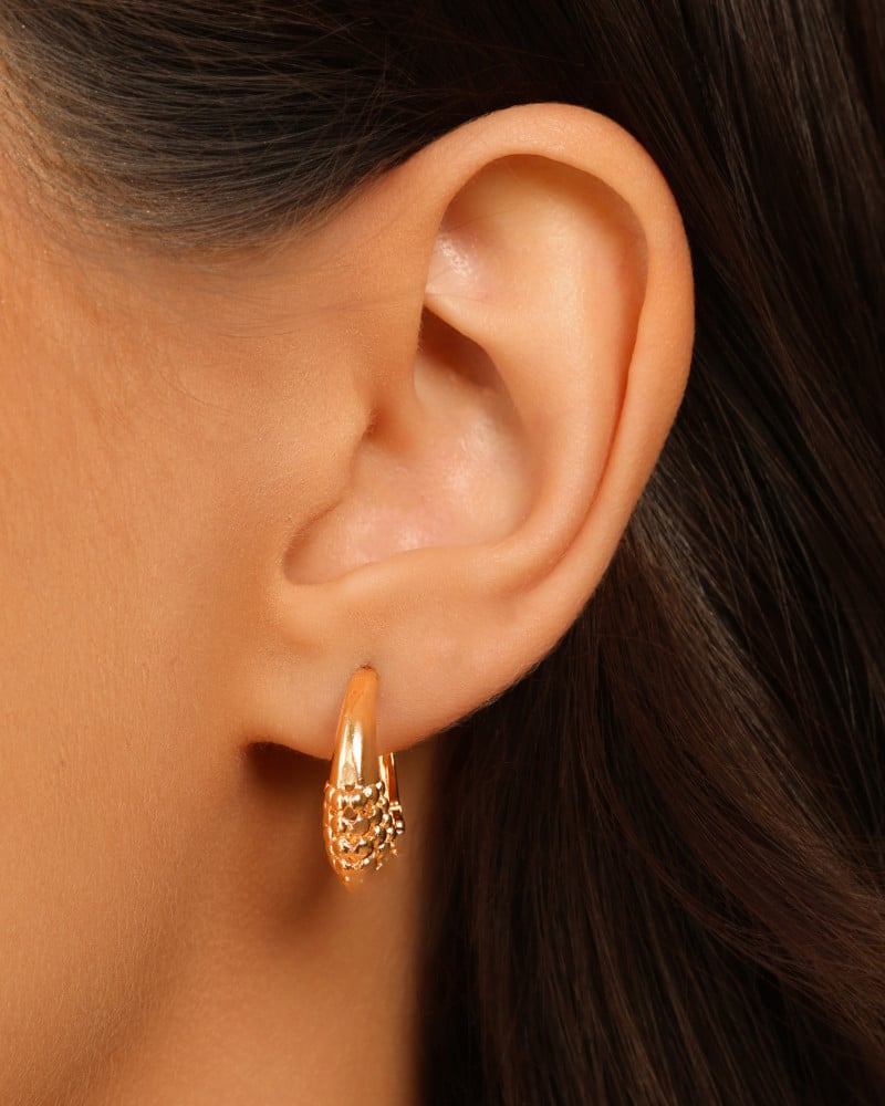 Brinco Argola Click Bolinhas Vazadas 1.9 cm Banhado a Ouro 18K