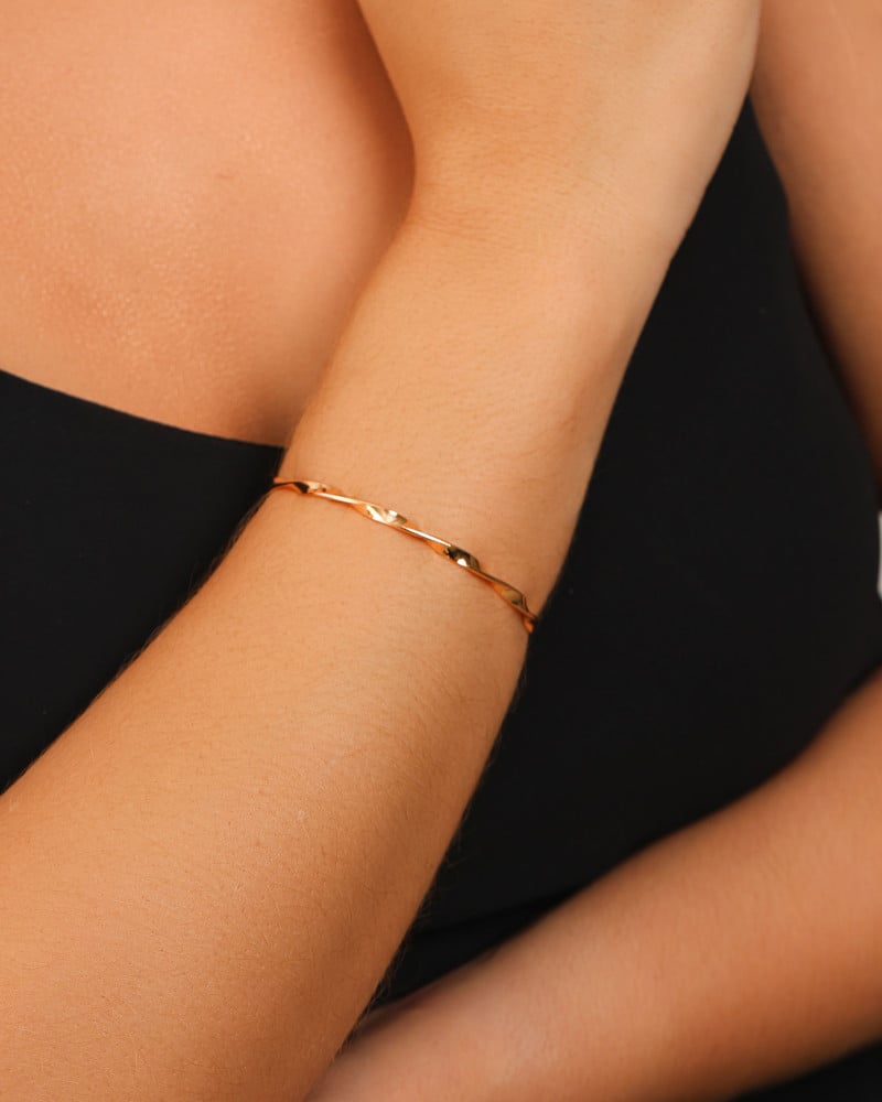 Bracelete Torcido 3 mm Banhado a Ouro 18K