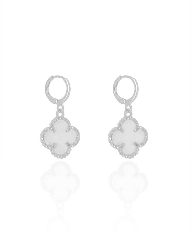 Brinco Argola Click Trevo Madrepérola 3.2 cm Ródio Branco