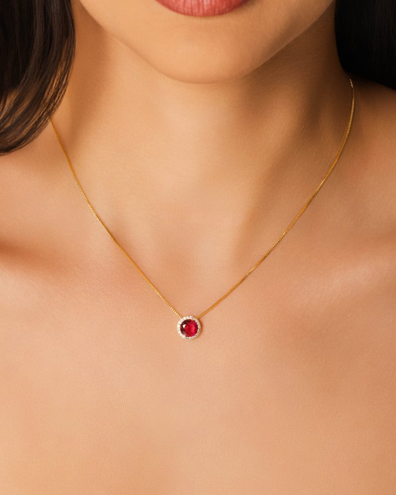 Conjunto Ponto de Luz Rubi Cravejado Cristal Banhado a Ouro 18K
