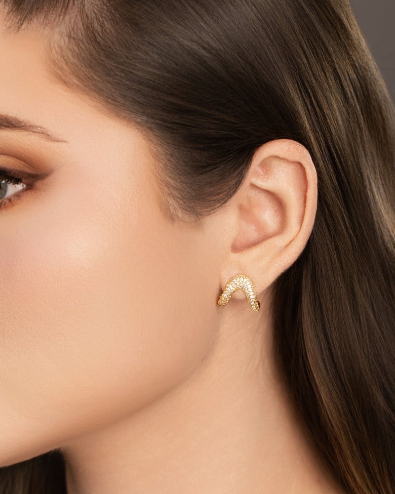 Brinco Onda Cravejada Cristal Banhado a Ouro 18K