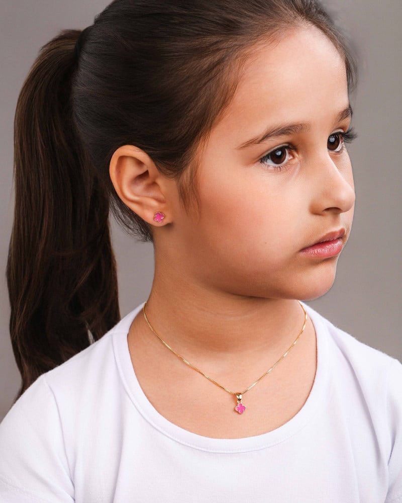 Brinco Infantil Trevo Rosa 7 mm Banhado a Ouro 18K