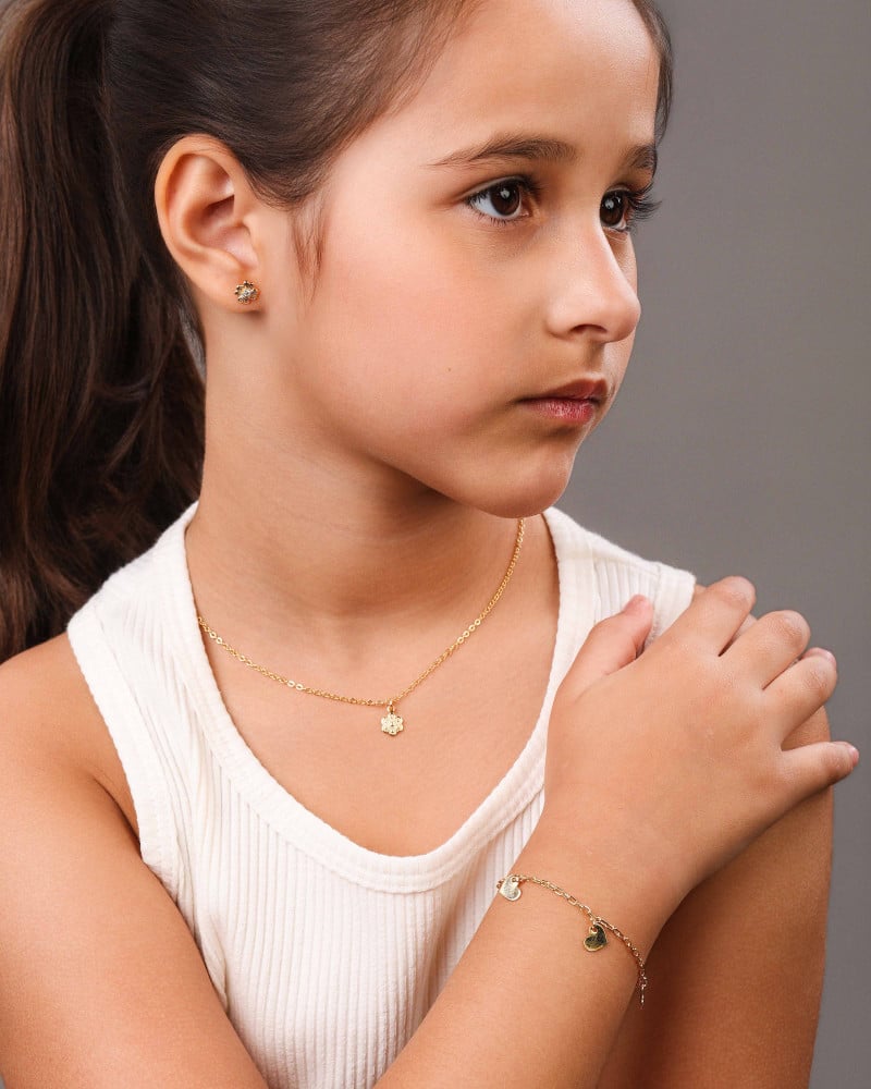 Brinco Infantil Flor Riscada 7 mm Ponto de Luz Cristal Banhado a Ouro 18K
