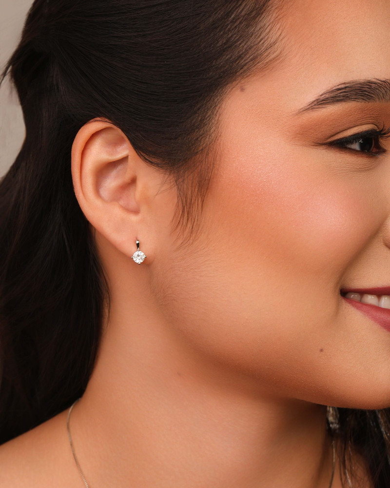 Brinco Palito Ponto de Luz Cristal 5 mm Ródio Branco