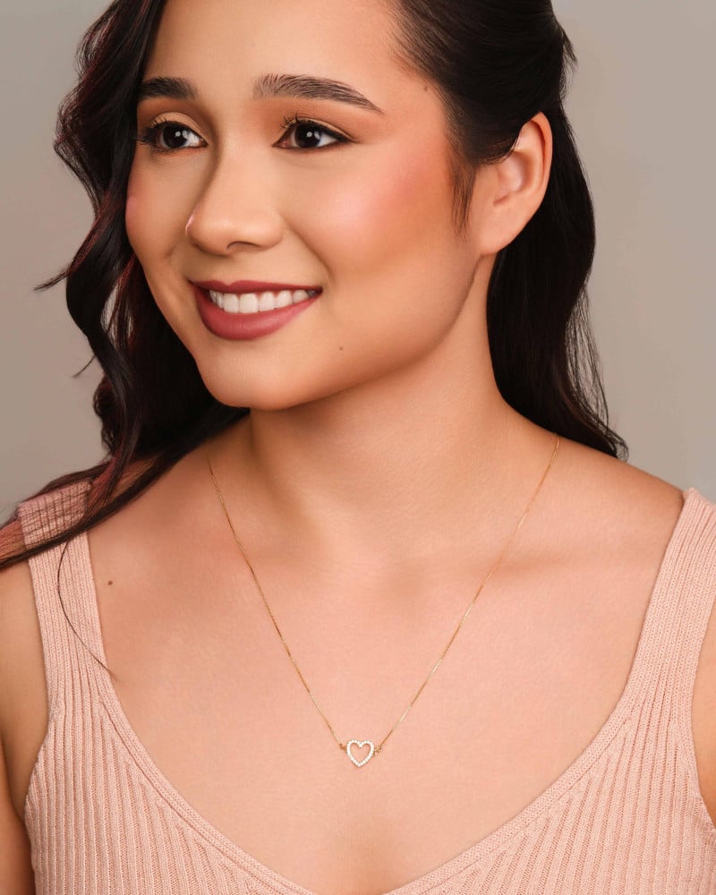 Escapulário Orai e Vigiai Coração Cravejado Cristal Banhado a Ouro 18K - 70 cm