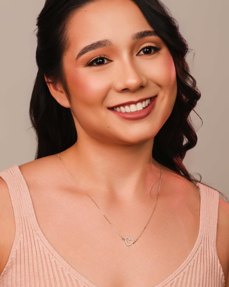 Escapulário Orai e Vigiai Coração Cravejado Cristal Ródio Branco - 70 cm