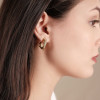 Brinco Argola Detalhes Entrelaçados 2.1 cm Banhado a Ouro 18K