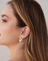 Brinco Argola Orgânica Lisa 1.8 cm Banhado a Ouro 18K