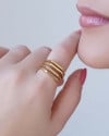 Anel Reto Filetes Tamanho 18 Banhado a Ouro 18K