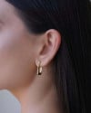 Brinco Argola Fecho Italiano Retangular Ondas 2.3 cm Banhado a Ouro 18K